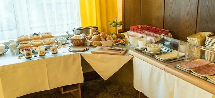 Zum Meridianstein 3*